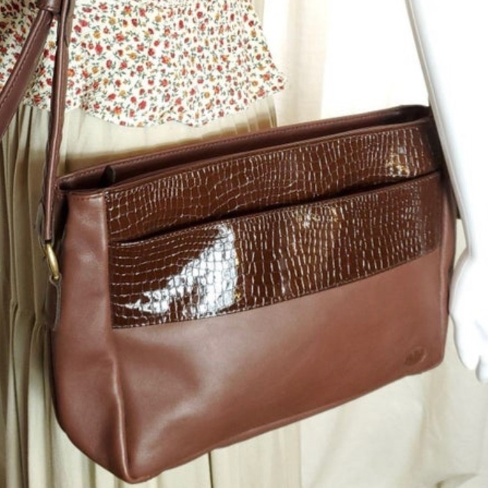 SAS Authentic design real leather handbag.